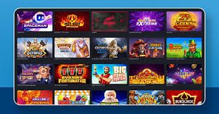 Studio live-dealer sekiro dengan meja blackjack berkualitas HD, dealer profesional, dan multiple camera angles